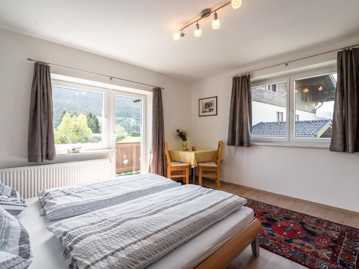 Apartament Modern Near Area In M Hlbach *